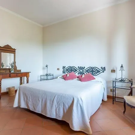 Con Piscina 14 Posti Letto Feriehus Perugia