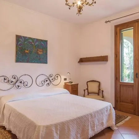 Con Piscina 14 Posti Letto