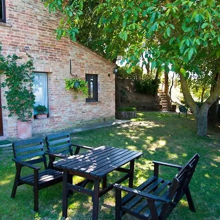 Con Piscina 14 Posti Letto *